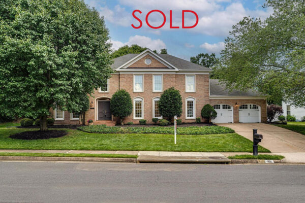 5511 Chestermill Dr, Fairfax, VA 22030